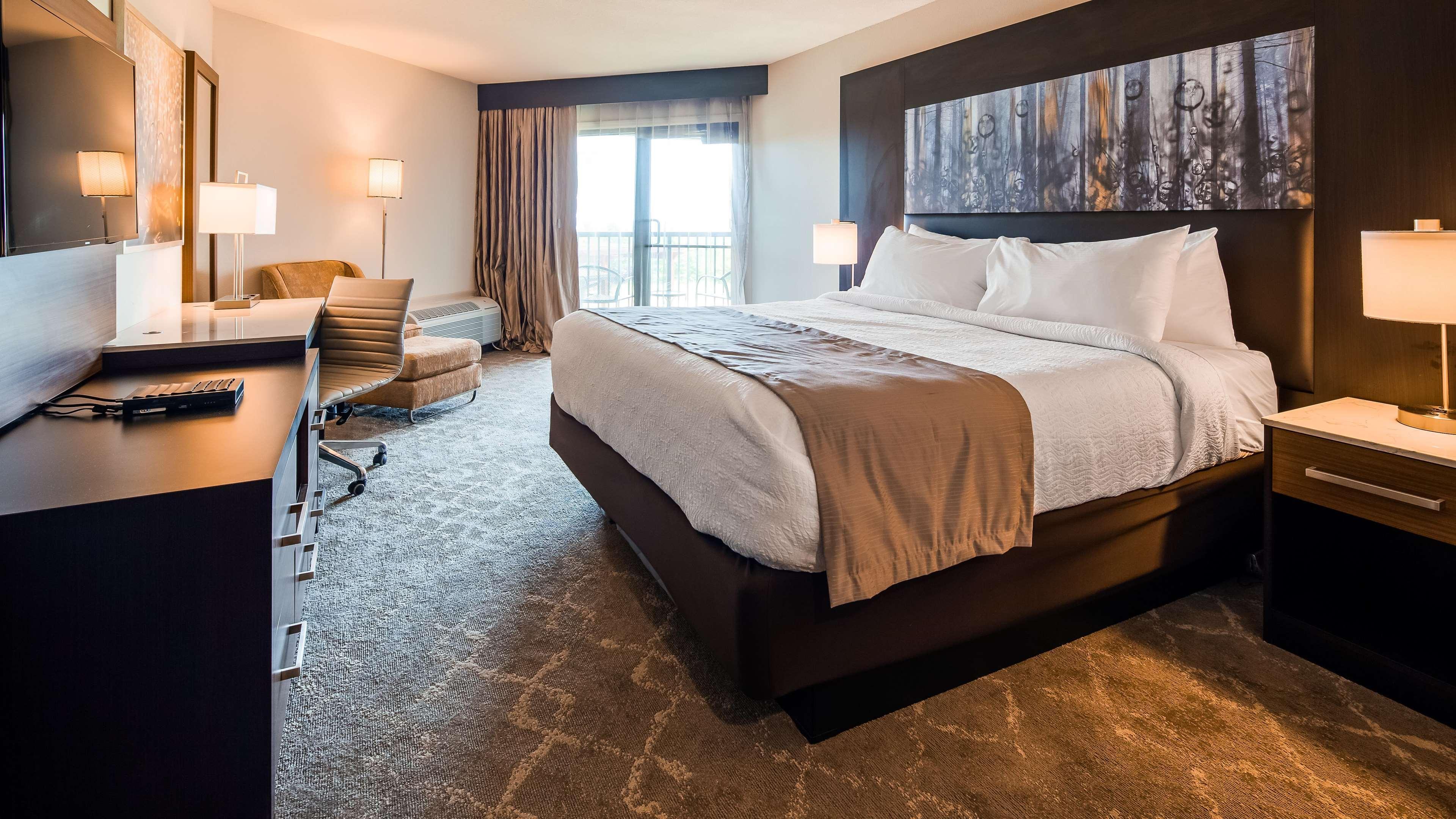 ไอเดน บาย เบสต์เวสเทิร์น แอท วอร์มสปริง โฮเต็ล แอนด์ อีเวนต์ เซ็นเตอร์ Hotel Warm Springs ภายนอก รูปภาพ