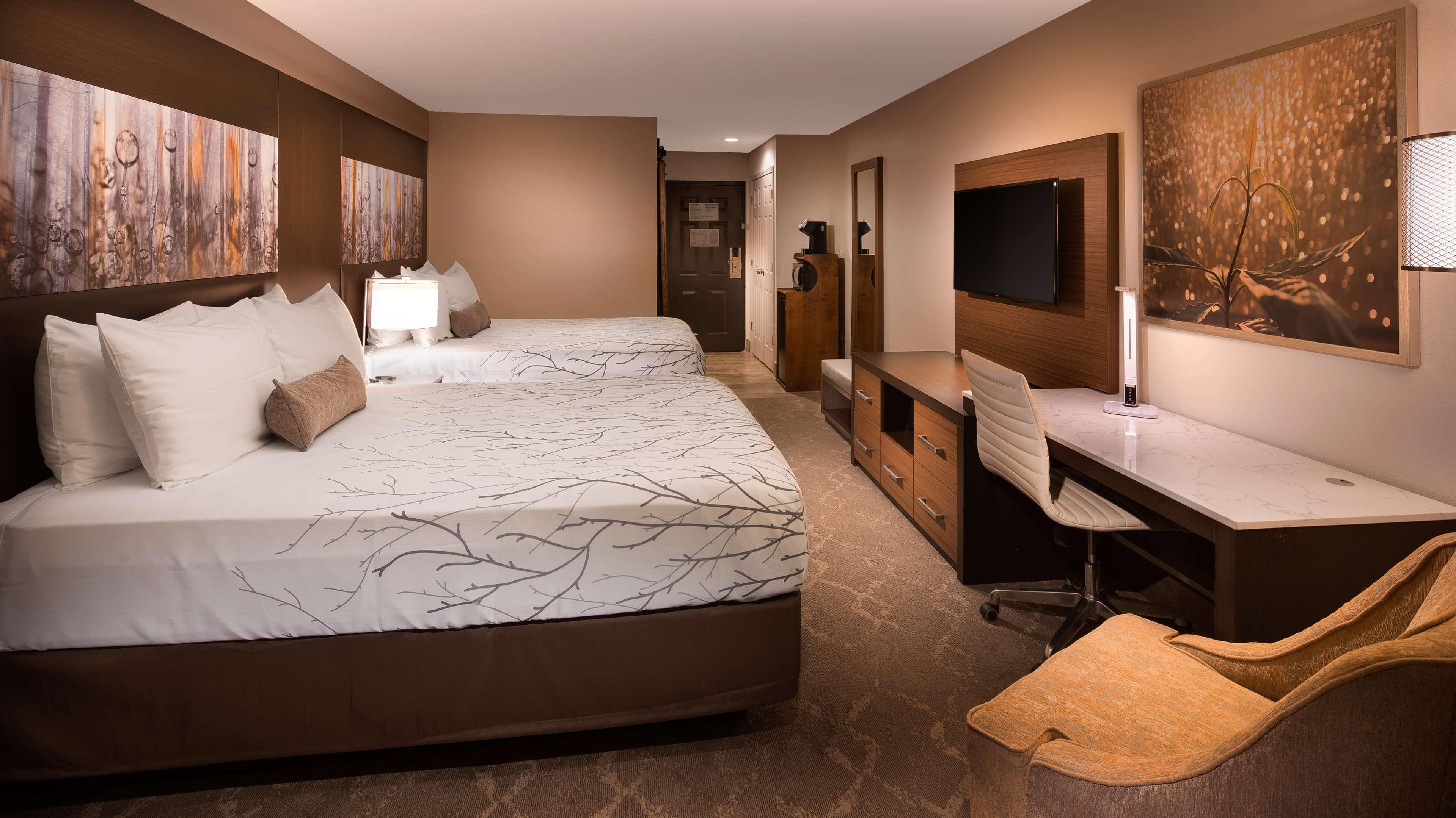 ไอเดน บาย เบสต์เวสเทิร์น แอท วอร์มสปริง โฮเต็ล แอนด์ อีเวนต์ เซ็นเตอร์ Hotel Warm Springs ภายนอก รูปภาพ