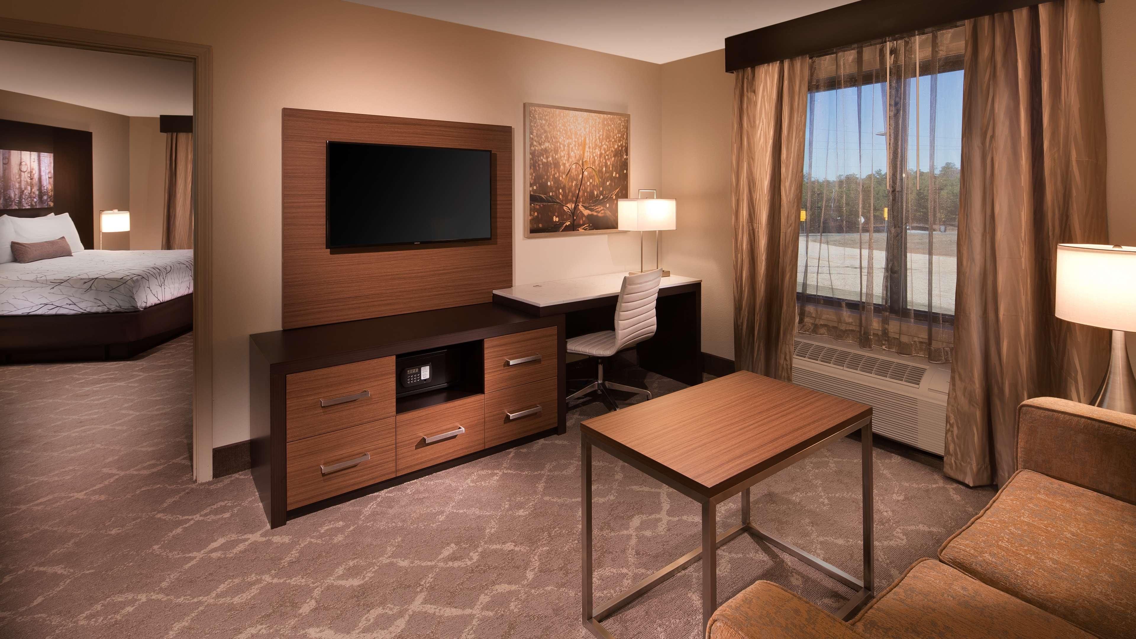 ไอเดน บาย เบสต์เวสเทิร์น แอท วอร์มสปริง โฮเต็ล แอนด์ อีเวนต์ เซ็นเตอร์ Hotel Warm Springs ภายนอก รูปภาพ