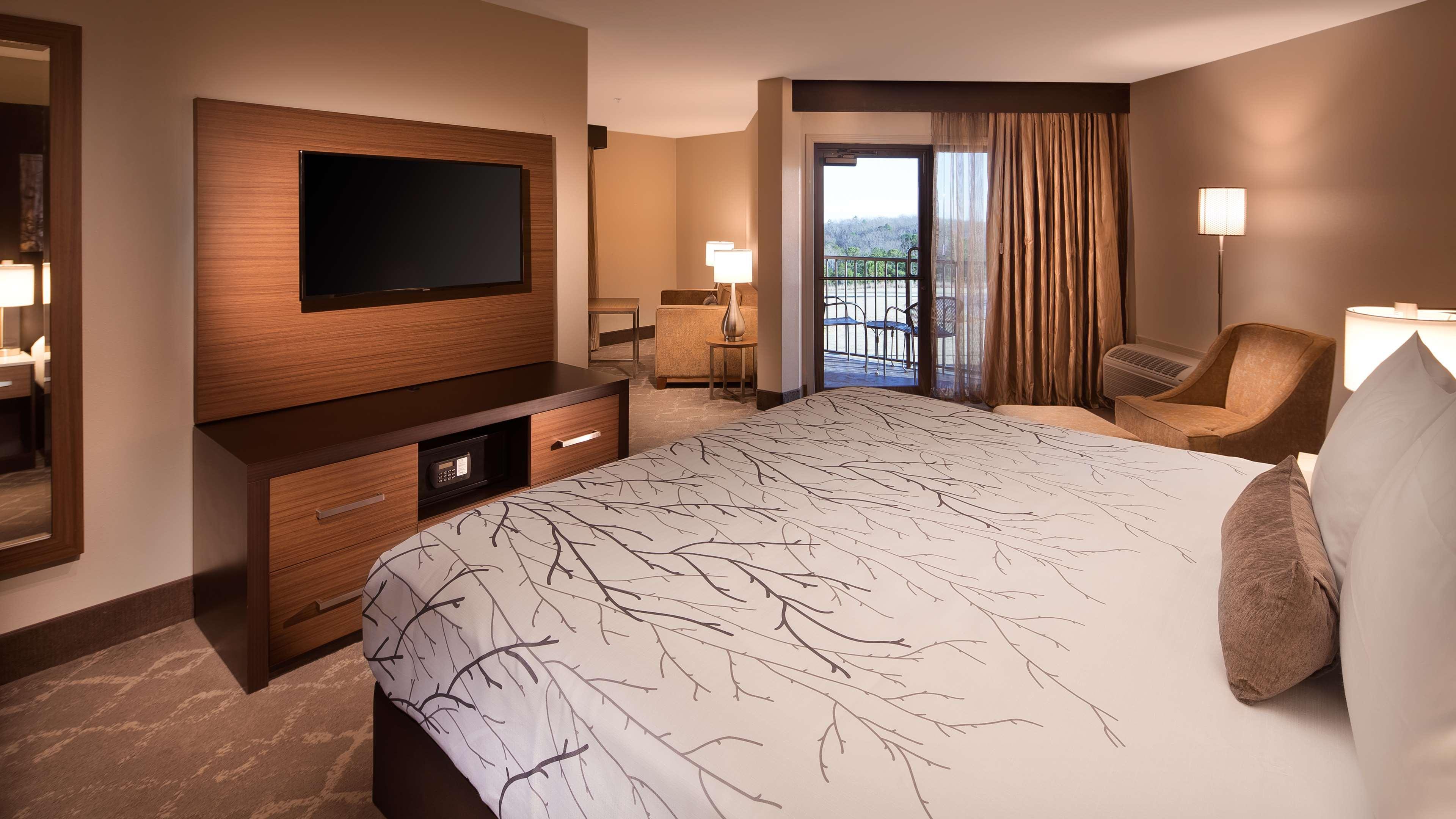 ไอเดน บาย เบสต์เวสเทิร์น แอท วอร์มสปริง โฮเต็ล แอนด์ อีเวนต์ เซ็นเตอร์ Hotel Warm Springs ภายนอก รูปภาพ