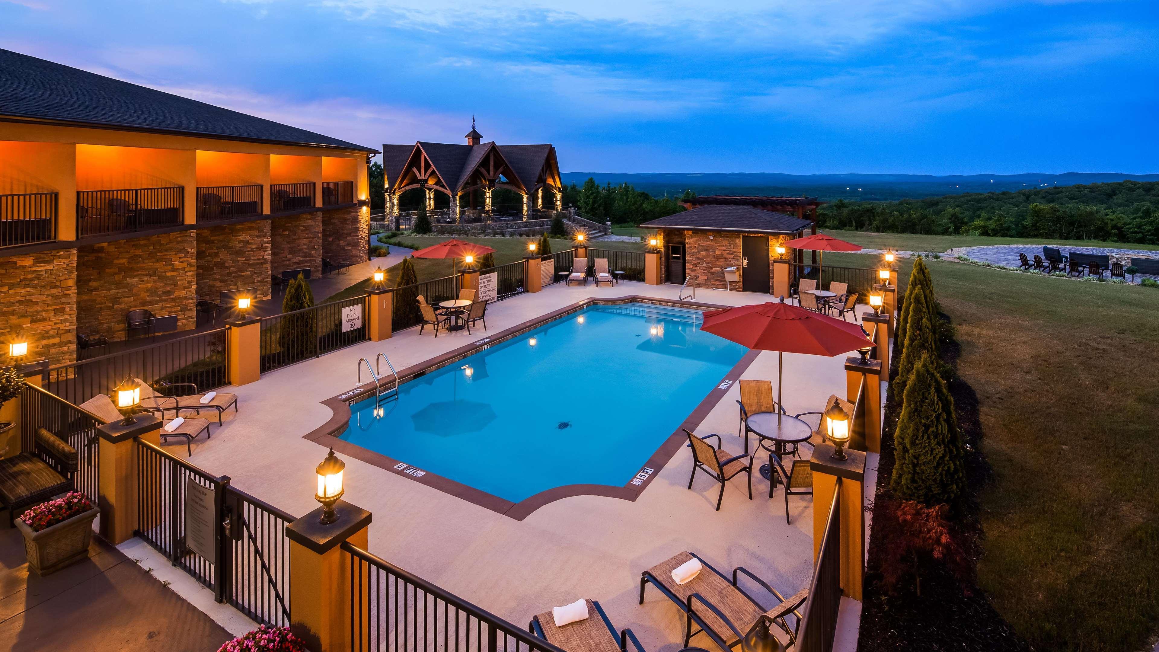 ไอเดน บาย เบสต์เวสเทิร์น แอท วอร์มสปริง โฮเต็ล แอนด์ อีเวนต์ เซ็นเตอร์ Hotel Warm Springs ภายนอก รูปภาพ