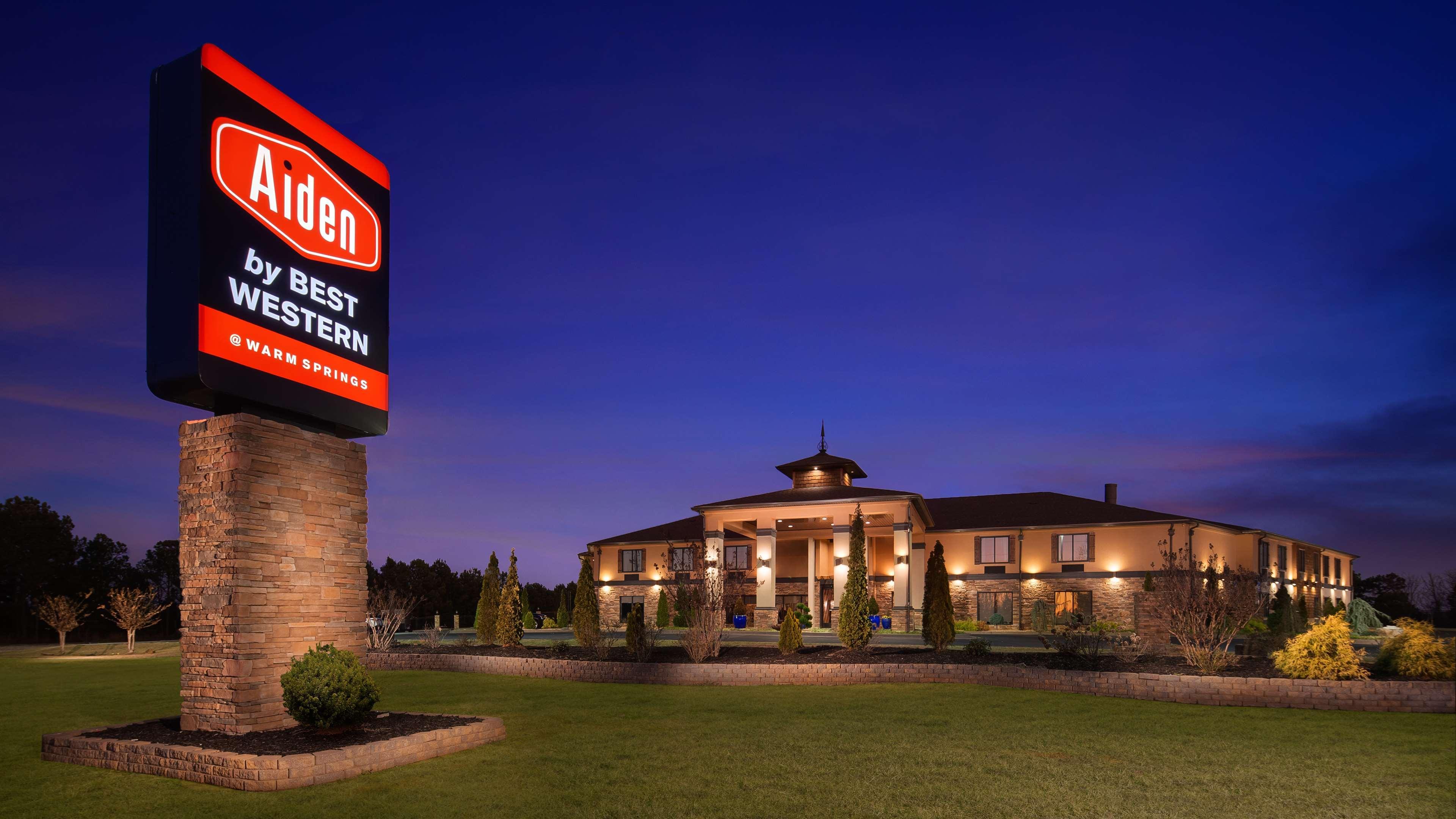 ไอเดน บาย เบสต์เวสเทิร์น แอท วอร์มสปริง โฮเต็ล แอนด์ อีเวนต์ เซ็นเตอร์ Hotel Warm Springs ภายนอก รูปภาพ