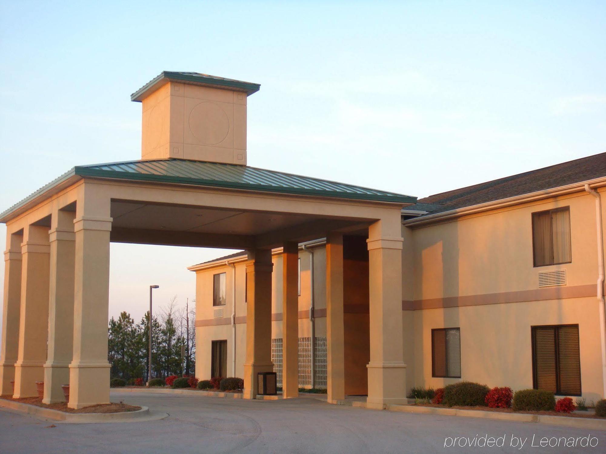 ไอเดน บาย เบสต์เวสเทิร์น แอท วอร์มสปริง โฮเต็ล แอนด์ อีเวนต์ เซ็นเตอร์ Hotel Warm Springs ภายนอก รูปภาพ